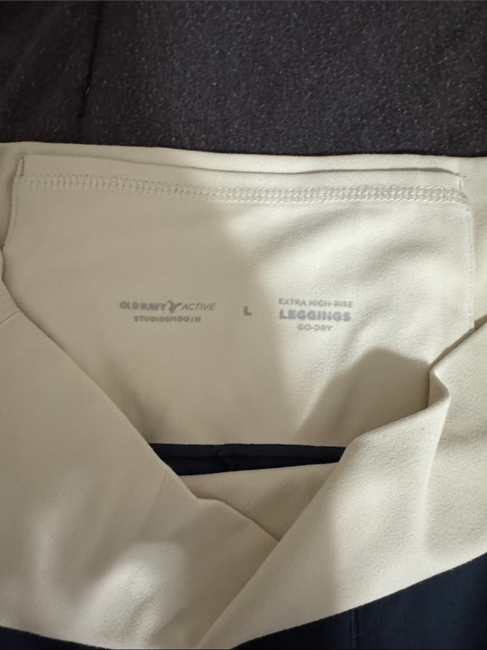 Old Navy Navy and Cream High-Rise Leggings - Picture 2 of 2